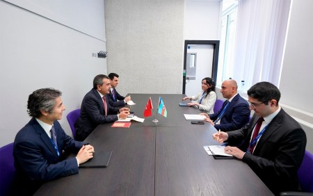 Emin Əmrullayev həmkarları ilə görüşüb