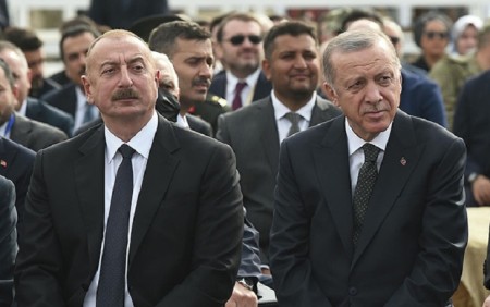 İlham Əliyev PKK-nın özünü ləğv etməsinə görə Ərdoğanı təbrik etdi