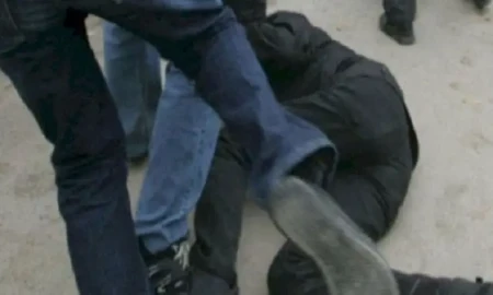 Bakıda kişi iki arvadı ilə birləşib qonşunu döydü