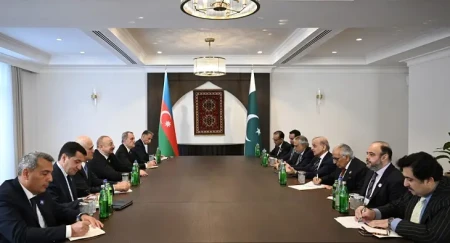 Prezident Xankəndidə Şahbaz Şəriflə görüşdü