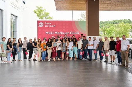 “Nar” milli mətbuatın 150 illiyini jurnalistlərlə qeyd etdi