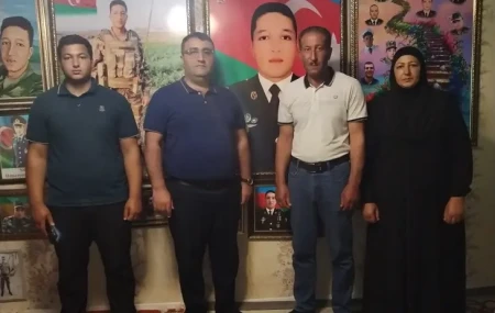 Emin Tarverdiyev şəhid Mərhəmət Həmzəyevin ailəsini ziyarət edib