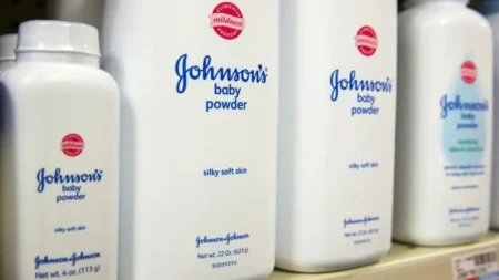 Minlərlə şəxs Johnson & Johnson-u xərçəng riski səbəbilə məhkəməyə verdi