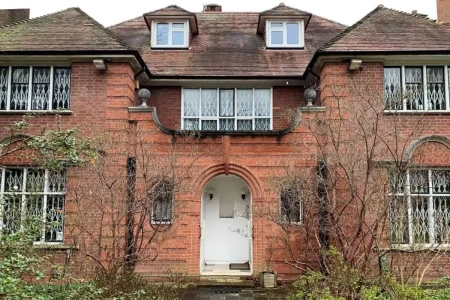 Böyük Britaniya malikanələrə yeni vergilər tətbiq edəcək