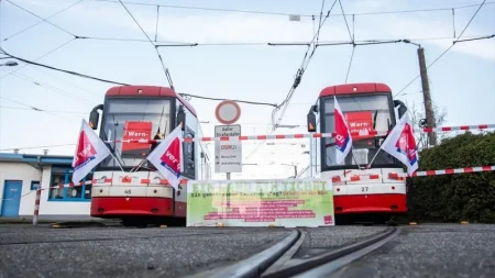 Almaniyada yeni tətillər: İctimai nəqliyyat iflic olub
