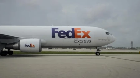 FedEx ABŞ hökumətini məhkəməyə verdi