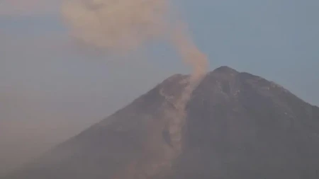 Semeru vulkanı yenidən fəaliyyətə keçdi: