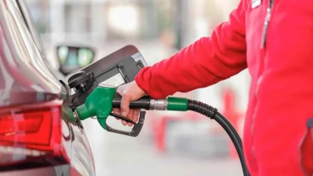 ABŞ-da benzinin qiyməti 2022-ci ildən bəri ilk dəfə 4 dolları ötdü