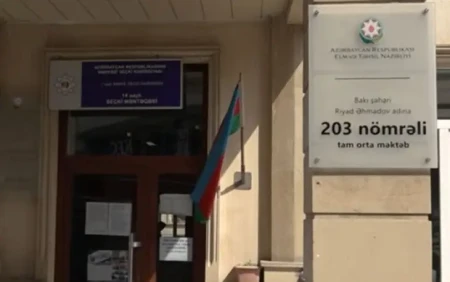 Bakıda məktəbdə şagirdlər arasında bıçaqlanma -