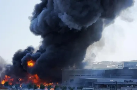 KİV: Tehranın neft anbarları ciddi zərər görüb