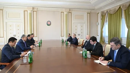 İlham Əliyev Qazaxıstanın xarici işlər və nəqliyyat nazirlərini qəbul edib