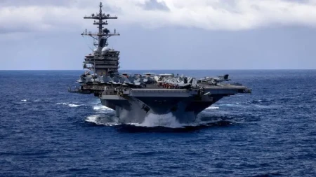 ABŞ Hind okeanında üzən "USS George HW Bush" aviadaşıyıcısının fotosunu paylaşdı