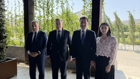 Hikmət Hacıyev Makronun müşaviri ilə görüşüb