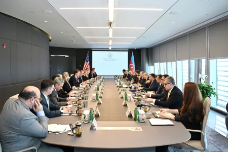 Mikayıl Cabbarov ABŞ Dövlət katibinin köməkçisi ilə görüşüb
