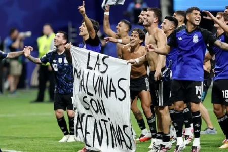 Argentinaya siyasi pankart səbəbindən FİFA-nın sanksiyaları tətbiq edə bilər