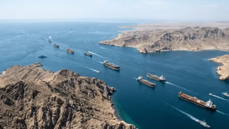 İran və Oman Hörmüz boğazında üçüncü dəhlizin açılmasını müzakirə edir