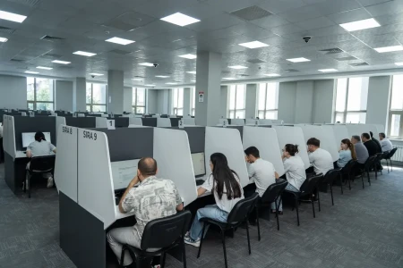İcra məmuru olmaq istəyənlər üçün test imtahanı keçirilib