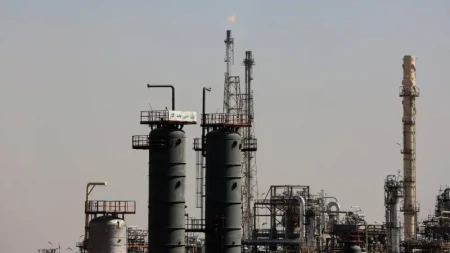 Brent neftinin barreli 76,68 dollardan satılır