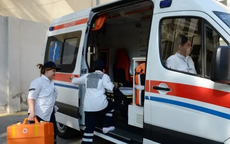 Axtarılan 12 yaşlı qız xəstəxanada bıçaq yarasından öldü