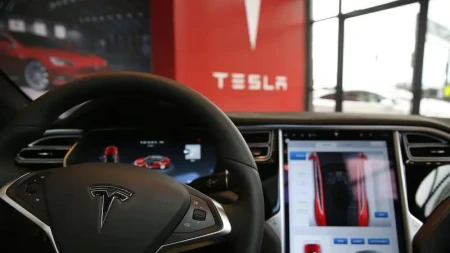 "Google" və "Tesla"nın səhmləri ucuzlaşdı