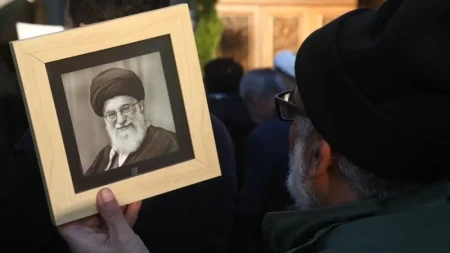 İran Ordu Komandanı Hatəmi: Xameneinin intiqamını alacağıq