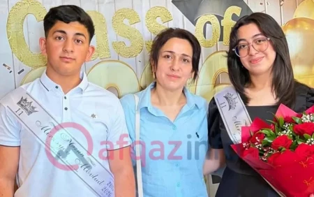 Ana və iki övladı eyni gündə tələbə oldu