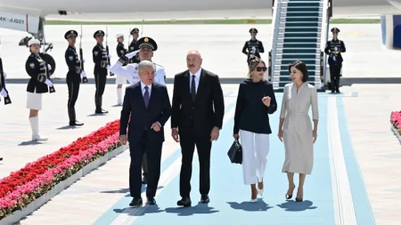 Prezident və birinci xanım Daşkənddən Buxaraya gedib
