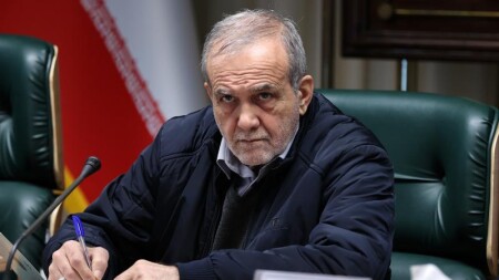 Pezeşkian istefa verdiyi ilə bağlı iddiaları təkzib etdi