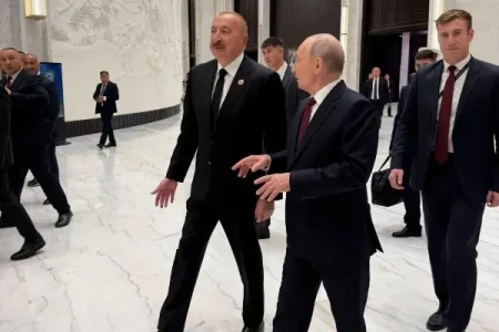 İlham Əliyevlə Putin Bişkekdə ayaqüstü görüş keçiriblər