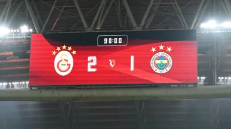 “Qalatasaray” “Fənərbağça”nın loqosuna görə cərimələndi