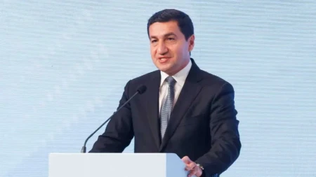 Hikmət Hacıyev: Sülh sazişi tək kağız üzərində olmamalıdır