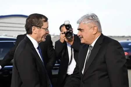 İsrail Prezidenti Azərbaycana səfərə gəlib - FOTO