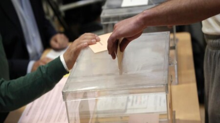 İspaniyada növbədənkənar parlament seçkiləri keçiriləcək