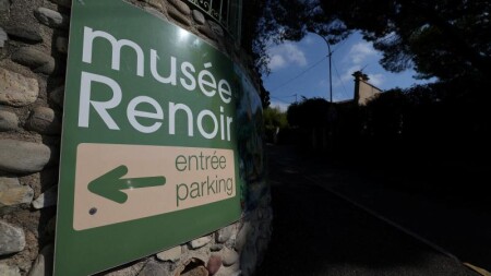 Fransada Renoir muzeyindən oğurlanan iki rəsm tapılıb