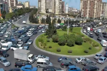 Bakının Binəqədi rayonunda yeni svetoforlar quraşdırılıb -